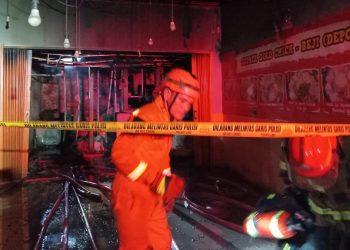 Keracunan Asap Akibat Kebakaran Ruko Makanan Cepat Saji di Depok Satu Korban Meninggal