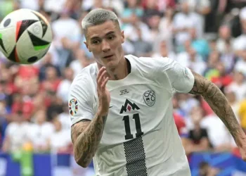 Mengapa Manchester United Memilih Sesko dan Bukan Watkins?