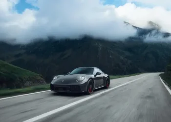 Porsche 911 Carrera 4 GTS Edisi Terbatas Tribute to Transfagarasan Hanya 10 Unit di Dunia
