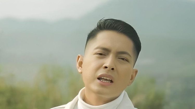 Lirik Lagu Kuat Tapi Lelah Kolaborasi 3 TikToker Populer di Video Klip