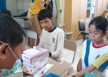 Defita Ikut CKG Sekolah Saat Pemeriksaan Darah Jari Rasakan Sensasi Seperti Digigit Semut