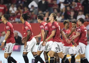 Jersey Baru Manchester United Laris, Tapi Tiga Nama Legenda Dilarang Dicetak, Kenapa?