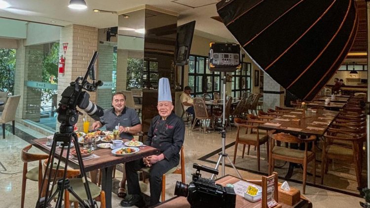 Produser Erry Wibowo Jadi Mister Kuliner dengan Kelas Memasak dan Review Makanan