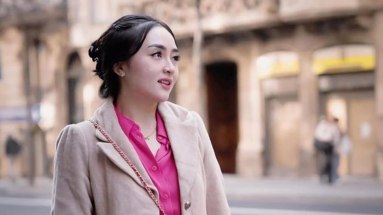 Tips Padu Padan Baju dan Sepatu ala Selebgram untuk Gaya Smart Casual dan Klasik