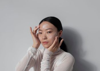 Ciri-Ciri Kulit Perlu Penanganan Dokter Kulit dan Hindari Coba-Coba Skincare