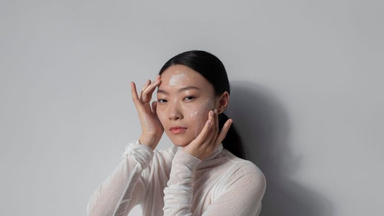 Ciri-Ciri Kulit Perlu Penanganan Dokter Kulit dan Hindari Coba-Coba Skincare