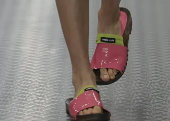 8 Tren Sandal Musim Panas, Alas Kaki Menarik dari Flip Flop hingga Jelly