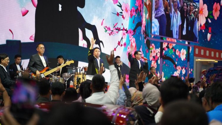 Pekan Terakhir GIIAS 2025 Dimeriahkan Penyanyi dan Band Terkenal Termasuk JKT48