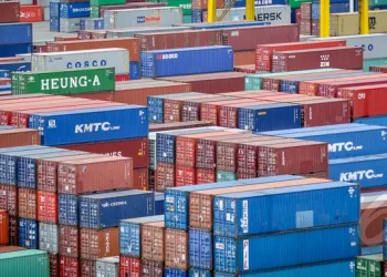 Tarif Impor Picu Sneakflation Konsumen AS Secara Perlahan Tanggung Beban