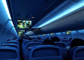 Penumpang Harus Menghormati Etika Saat Merebahkan Kursi Pesawat