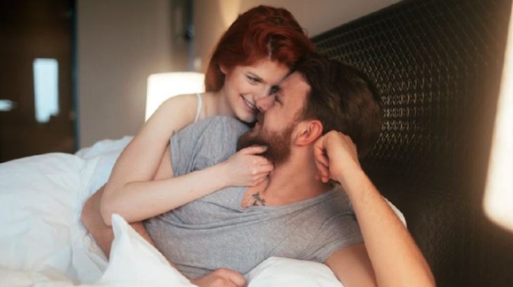 5 Minuman Alami Penambah Stamina di Ranjang