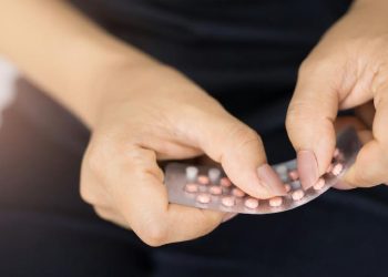 Pria Ketahuan Selingkuh Karena Gagal Bayar Pil KB di Apotek Viral