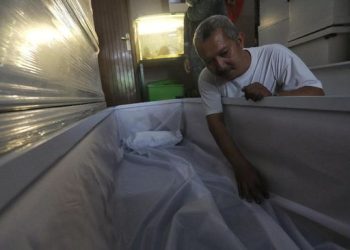 Warga Jakarta Menolak Menggotong Mayat Pejabat yang Sering Menyusahkan Dulu