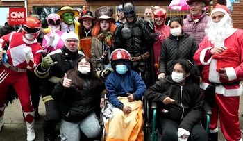 Pemotor Rayakan Bersama Pasien Anak di Rumah Sakit Buenos Aires