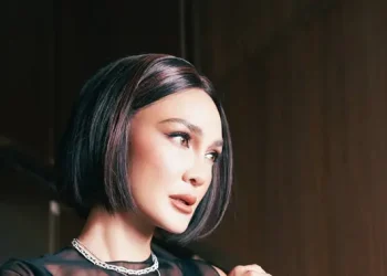Luna Maya Tampil Berambut Bob Pendek Setelah Bulan Madu di Italia