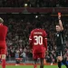 Andy Robertson Sindir Hugo Ekitike Setelah Kartu Merah Konyol di Carabao Cup