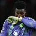 Usai Andre Onana, MU Akan Memecat Satu Kiper Lagi?