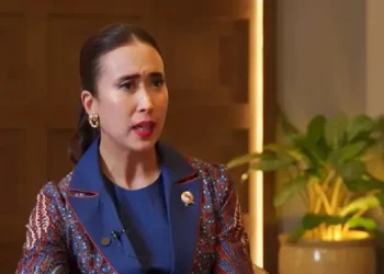 Tanggapan Menpar Widiyanti tentang Isu Mandi Pakai Air Galon Hanya Karangan Saja