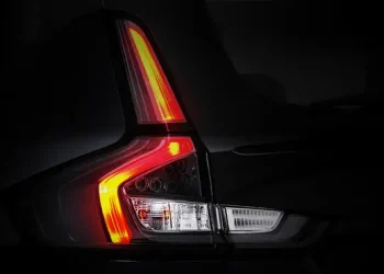 Harga Tertinggi Suzuki XL7 Hybrid Alpha Kuro pada Varian Terbaru