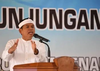 Mahasiswa Kritis Dedi Mulyadi Ingat Jangan Suka Mengambil Uang Orang Tua