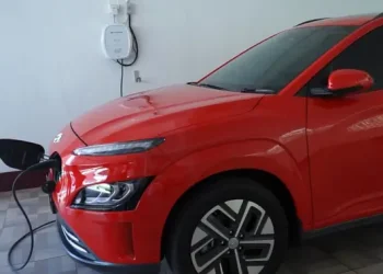 Pengguna EV Diprediksi Naik 500 Ribu di 2028, Kebutuhan Pengisian Daya di Rumah Meningkat