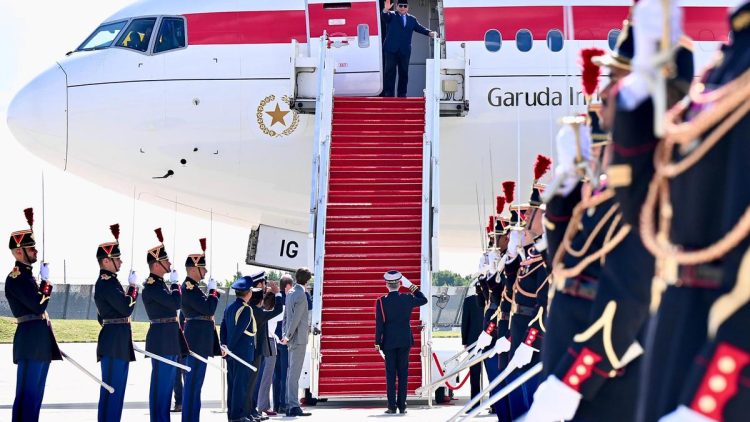 Prabowo Terbang ke China Malam Ini Hadiri Parade Militer Setelah Batalkan Kunjungan