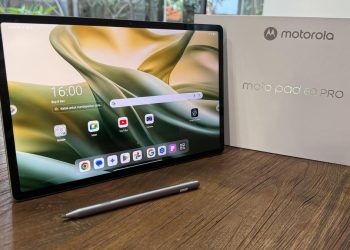 Tablet All Rounder dengan Layar 3K dan Speaker JBL pada Motorola Moto Pad 60 Pro
