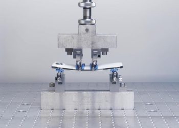 Uji Tekan iPhone Air Tahan Beban 59 Kg Tanpa Bengkok