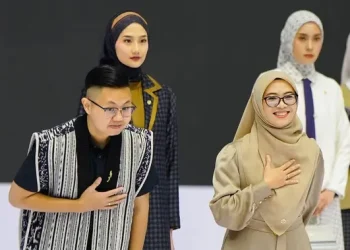 Desainer Sorot Fenomena Busana Muslim dan Ekspresikan Gaya Pribadi dengan Keyakinan
