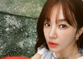 Yoon Eun Hye Ceritakan Hampir Buta karena Pernah Disiram Air Keras