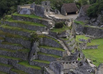 900 Turis Terjebak di Machu Picchu Akibat Layanan Kereta yang Dihentikan