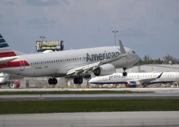 Penumpang Diikat ke Kursi Setelah Ancam Bunuh Awak Kabin