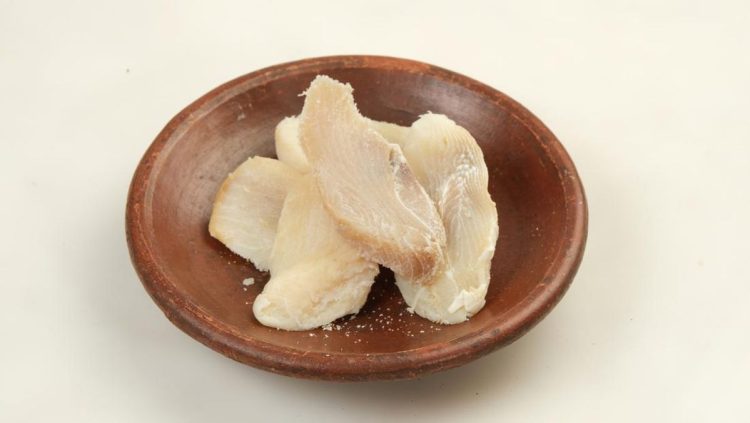 Perbedaan Ikan Asin Jambal Roti Asli dan Olahan Daging Hiu