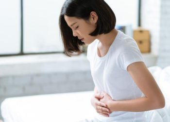 7 Obat Alami Asam Lambung yang Bisa Ditemukan di Dapur