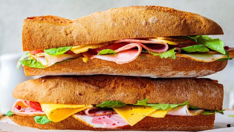 Hati-hati, Bandara Ini Bisa Denda Pelancong yang Membawa Sandwich