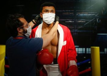 Petinju Amerika yang Sering Juara Dunia Ingin Menjadi WNI dengan Syarat Aneh