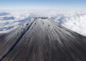 Pria 102 Tahun Pecahkan Rekor dengan Mencapai Puncak Gunung Fuji