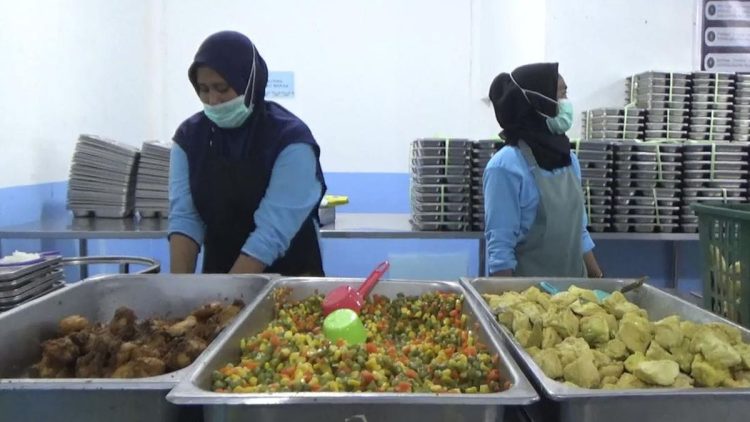 Pertolongan Pertama untuk Anak yang Mengalami Keracunan Makanan