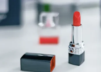 3 Kunci Memilih Warna Lipstik yang Tepat Sesuaikan dengan Undertone