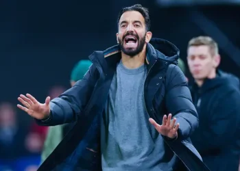 Pelatih Klub Indonesia Jadi Target Manchester United Gantikan Ruben Amorim