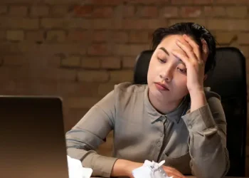 Efek Stres pada Kulit yang Menyebabkan Penuaan Dini dan Kulit Kusam