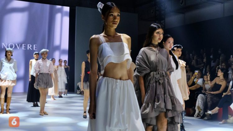 Estetika Novere Duma dan Touch Up Atelier di Runway PIFW 2025