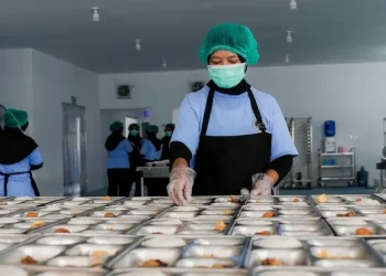 Prabowo Terbitkan Perpres Tata Kelola MBG: SPPG Harus Punya Chef Terlatih dan Uji Makanan