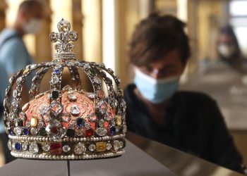 Perampok Museum Louvre Tidak Mengganggu Berlian Terkutuk Marie Antoinette Senilai Hampir Rp 1 Triliun