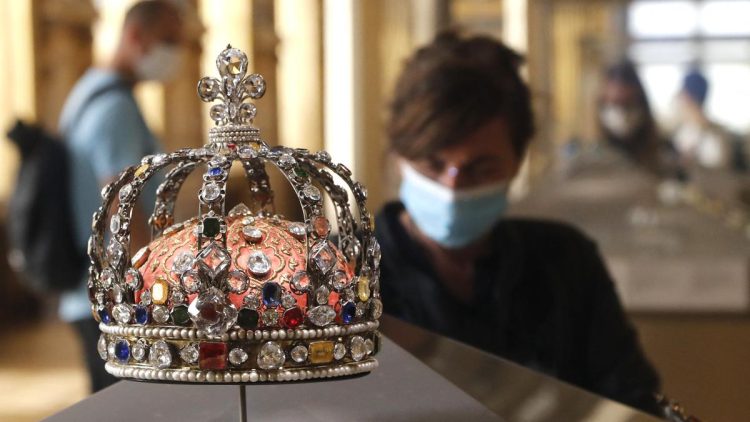 Perampok Museum Louvre Tidak Mengganggu Berlian Terkutuk Marie Antoinette Senilai Hampir Rp 1 Triliun