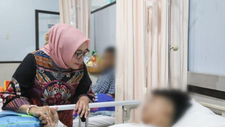 Menteri PPPA Temui Korban Ponpes Al-Khoziny di Sidoarjo Jawa Timur