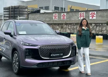 Laporan dari Cina: Cerita Miss Universe Indonesia Sanly Liu dan Fitur Parkir Otomatis LEPAS L8
