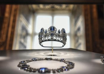 3 Berita Hari Ini: Perampok Museum Louvre Tidak Ambil Berlian Terkutuk Marie Antoinette Rp 1 Triliun