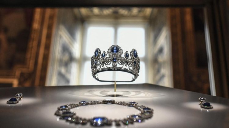 3 Berita Hari Ini: Perampok Museum Louvre Tidak Ambil Berlian Terkutuk Marie Antoinette Rp 1 Triliun