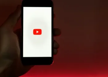 Sengketa Kontrak TV dengan Univision Melibatkan Isu Politik dan Campur Tangan Trump